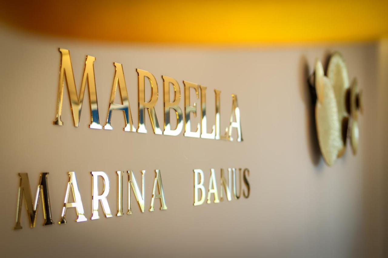 Marbella Banus Suites Bagian luar foto