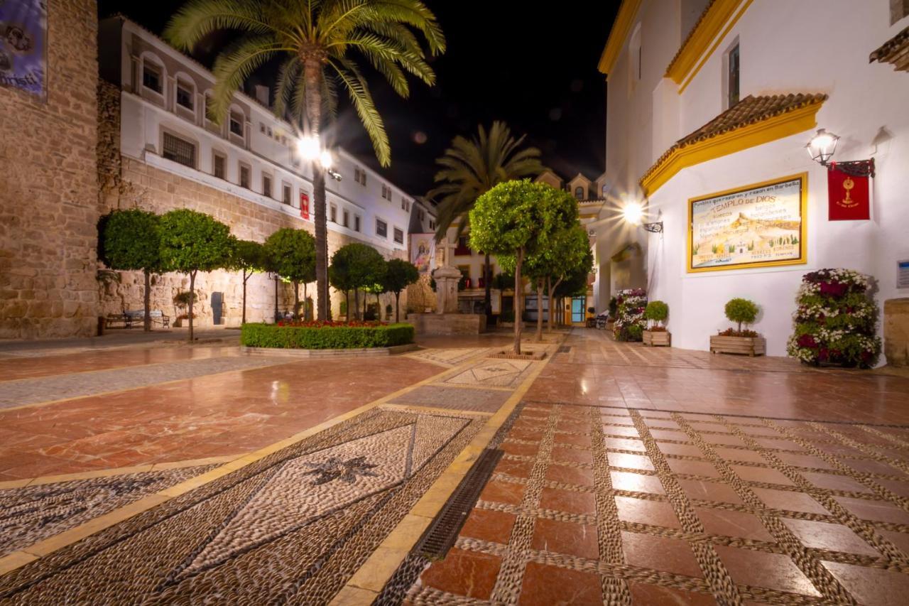 Marbella Banus Suites Bagian luar foto