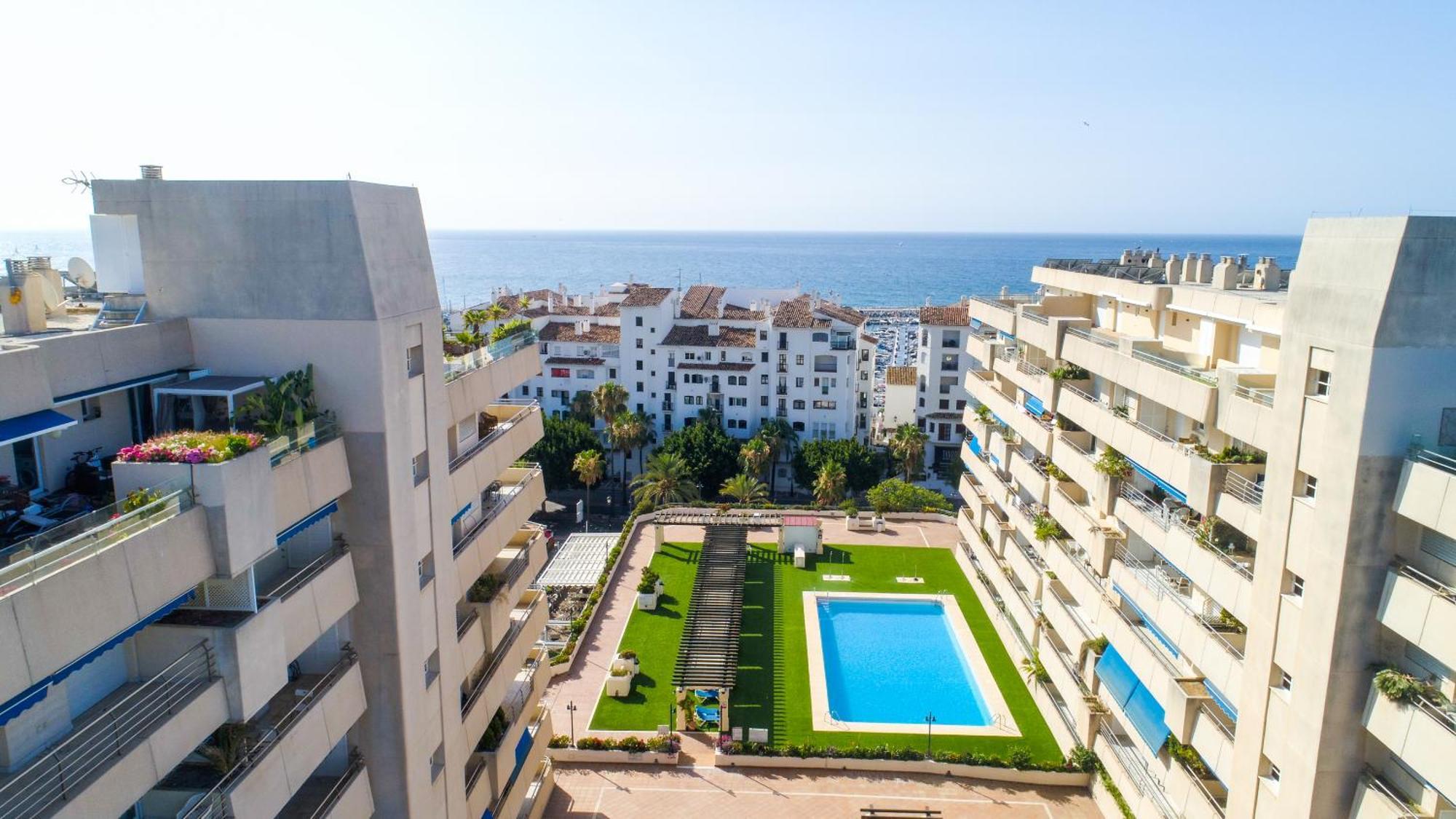 Marbella Banus Suites Bagian luar foto